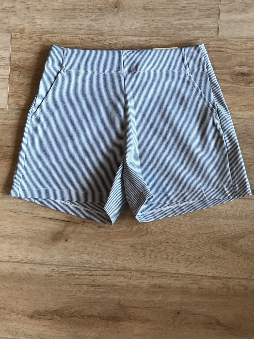 Max Studio Light Gray Pinstriped High Waist Shorts Size Small